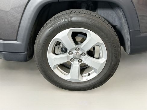 Used 2021 Jeep Compass Latitude FWD image 11