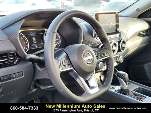 Used 2025 Nissan Sentra SR image 18