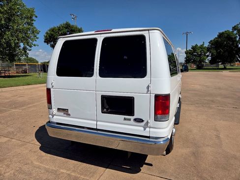 Used 2011 Ford E-150 and Econoline 150 Wagon RWD image 29