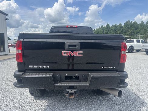 Used 2016 GMC Sierra 2500 Denali w/ Duramax Plus Package AWD/4WD image 6