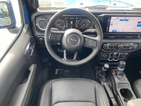 New 2025 Jeep Gladiator Sport image 36