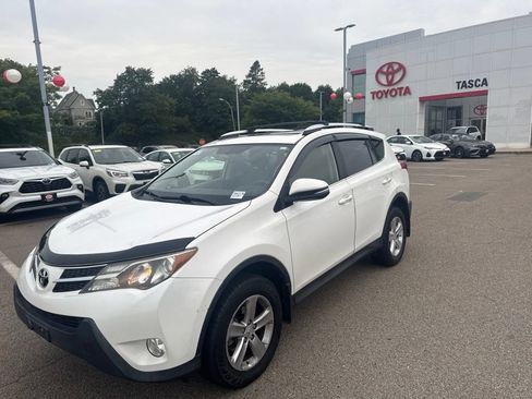 Used 2013 Toyota RAV4 XLE AWD/4WD image 3