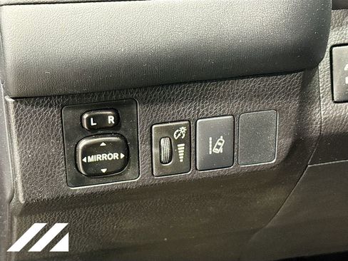 Used 2017 Toyota RAV4 XLE AWD/4WD image 10