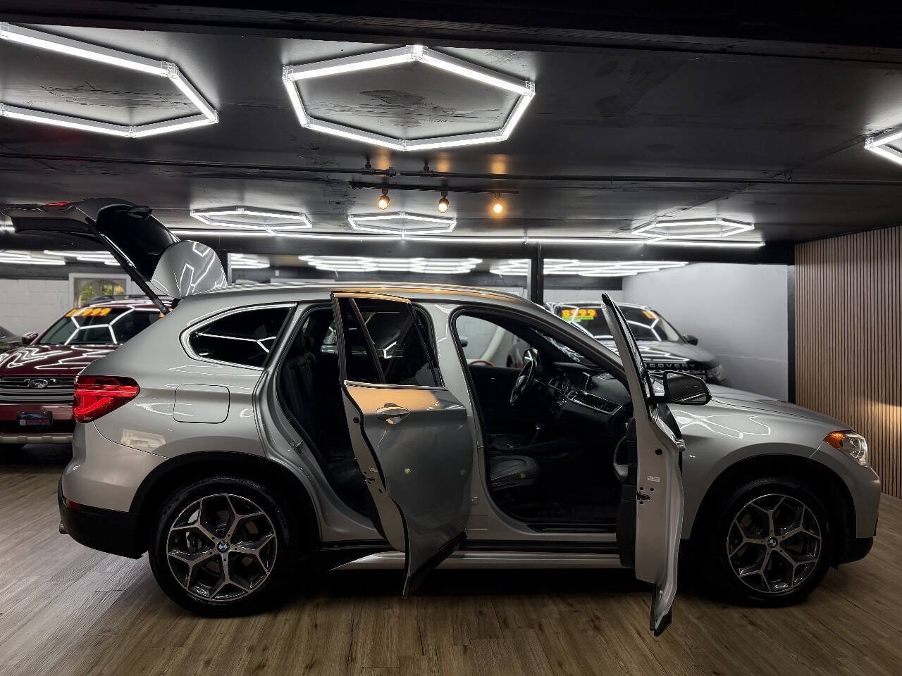Used 2017 BMW X1 xDrive28i w/ Premium Package AWD/4WD image 16