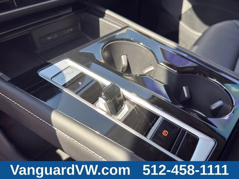 Used 2024 Volkswagen Atlas SE w/ Black Wheel Package FWD image 18
