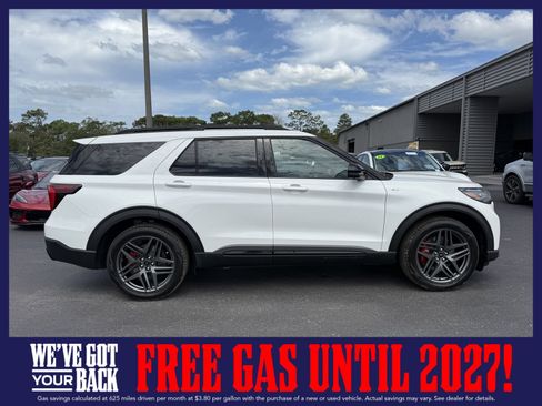 New 2026 Ford Explorer ST-Line w/ ST-Line Street Pack RWD image 3