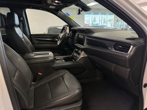 Used 2021 GMC Yukon Denali w/ Denali Premium Package image 27