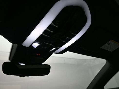 New 2025 Porsche Macan image 19