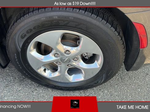 Used 2019 Chrysler Pacifica Touring-L FWD image 21