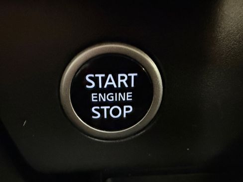 Used 2022 Nissan Rogue SV w/ SV Premium Package FWD image 33