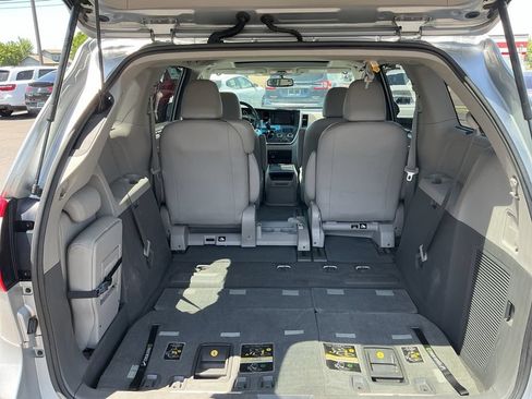 Used 2016 Toyota Sienna XLE w/ XLE Navigation Package FWD image 26