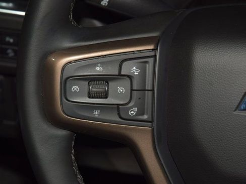 Used 2024 Chevrolet Suburban High Country image 37