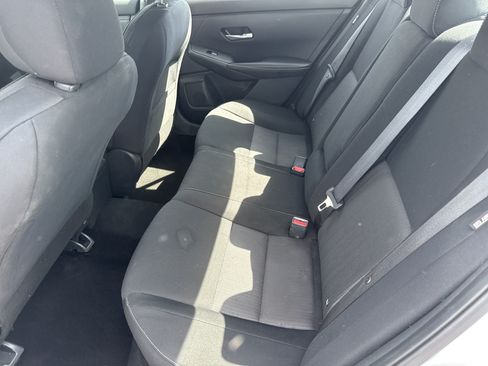 Used 2022 Nissan Sentra SV FWD image 11
