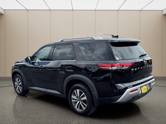Used 2023 Nissan Pathfinder SL AWD/4WD image 4