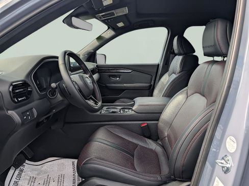 Used 2025 Honda Pilot Black Edition image 7