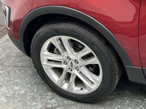 Used 2017 Ford Explorer XLT w/ Equipment Group 202A image 34