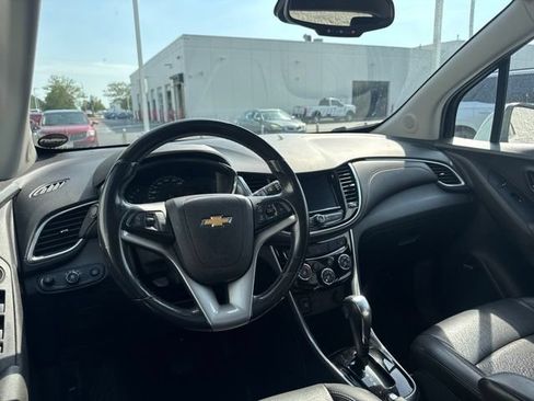 Used 2020 Chevrolet Trax Premier AWD/4WD image 8
