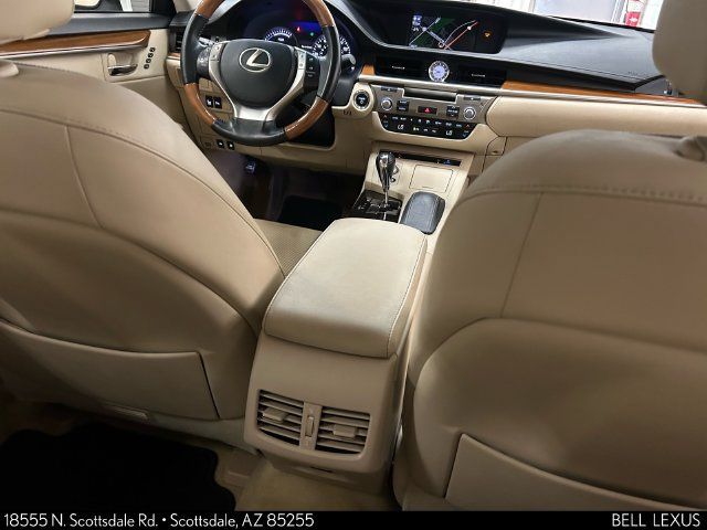 Used 2014 Lexus ES 300h w/ Premium Package w/Bamboo Trim FWD image 15