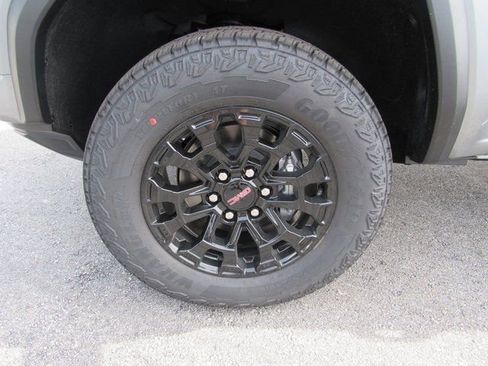 New 2026 GMC Canyon Elevation w/ Convenience Package image 9