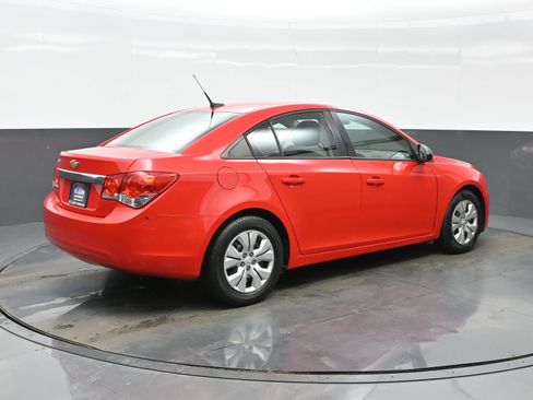 Used 2014 Chevrolet Cruze LS image 6