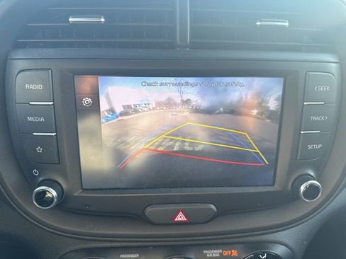 Used 2023 Kia Soul LX w/ LX Technology Package image 10