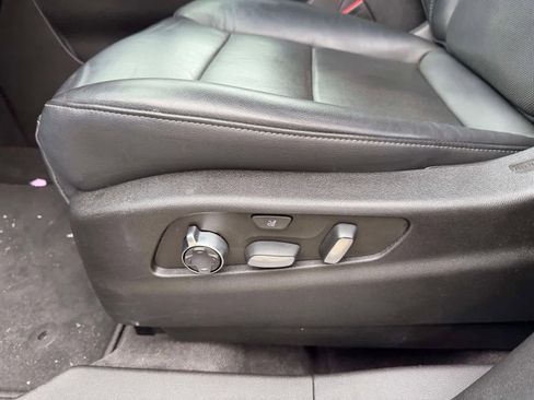 Used 2023 Cadillac XT4 Premium Luxury image 16