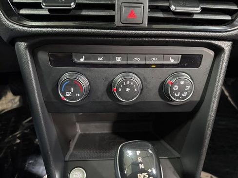 Used 2022 Volkswagen Taos SE image 20