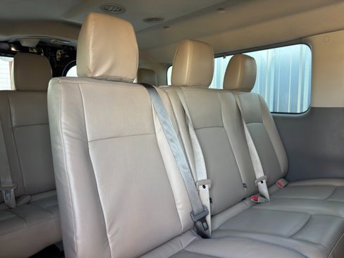 Used 2018 Nissan NV 3500 SL image 35