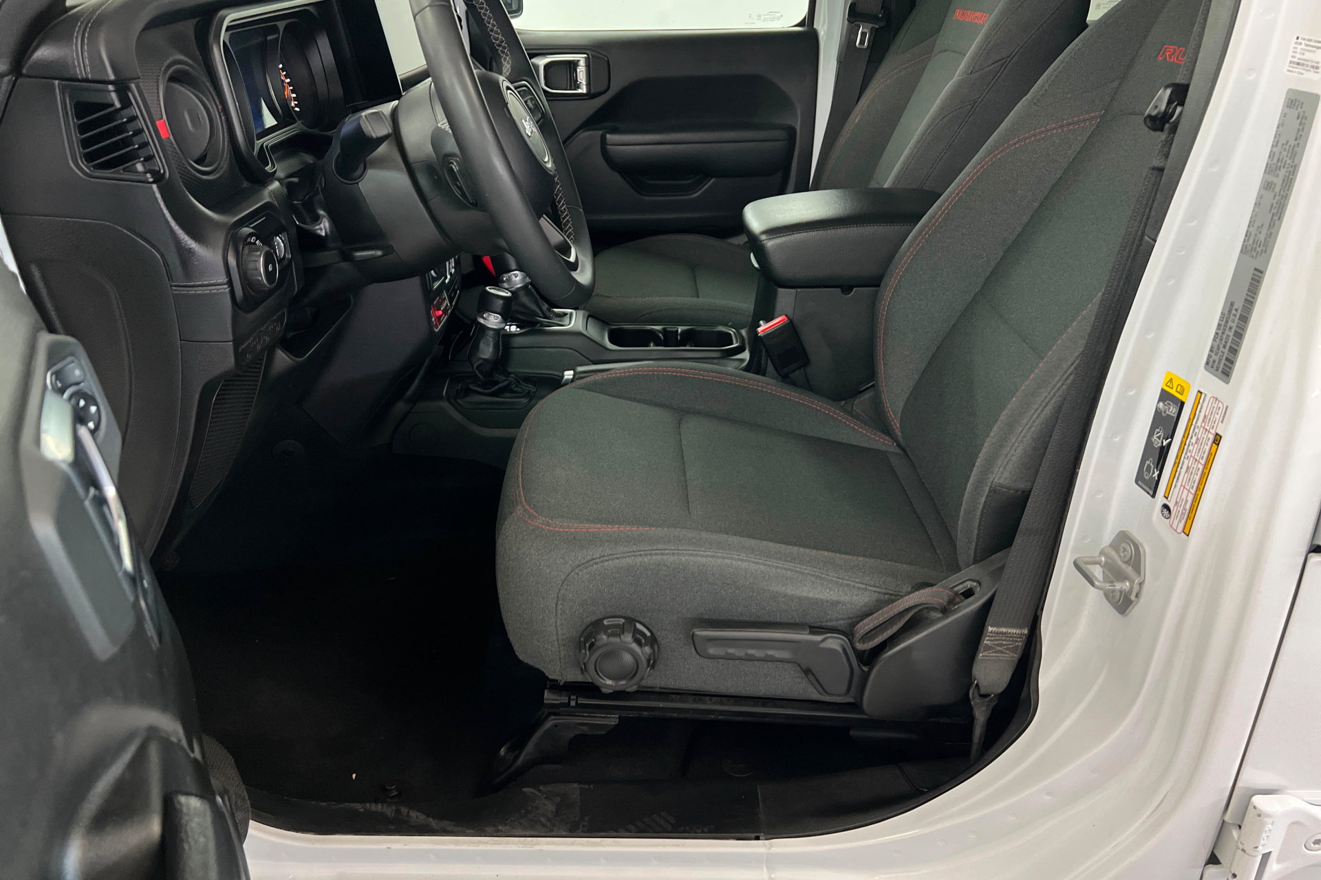 Certified 2025 Jeep Wrangler Unlimited Rubicon AWD/4WD image 17