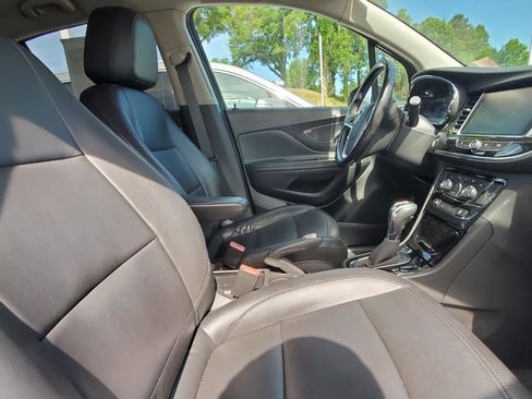 Used 2019 Buick Encore Essence AWD/4WD image 4