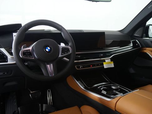 New 2026 BMW X5 xDrive40i w/ M Sport Package AWD/4WD image 16