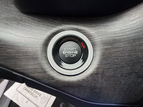 Used 2021 Jeep Grand Cherokee L Limited image 24