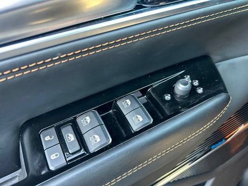 Used 2023 Jeep Grand Wagoneer Series III w/ Rear Seat Video Group 1 AWD/4WD image 15
