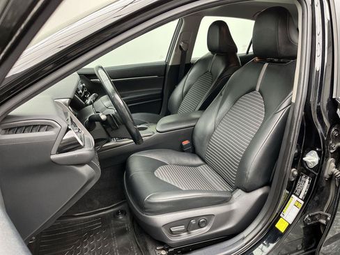 Used 2021 Toyota Camry SE w/ Convenience Package FWD image 8