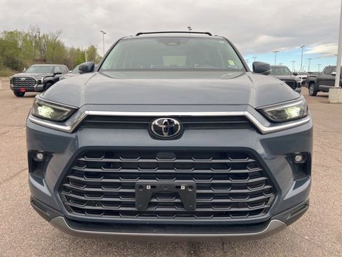 Used 2024 Toyota Grand Highlander Limited image 8