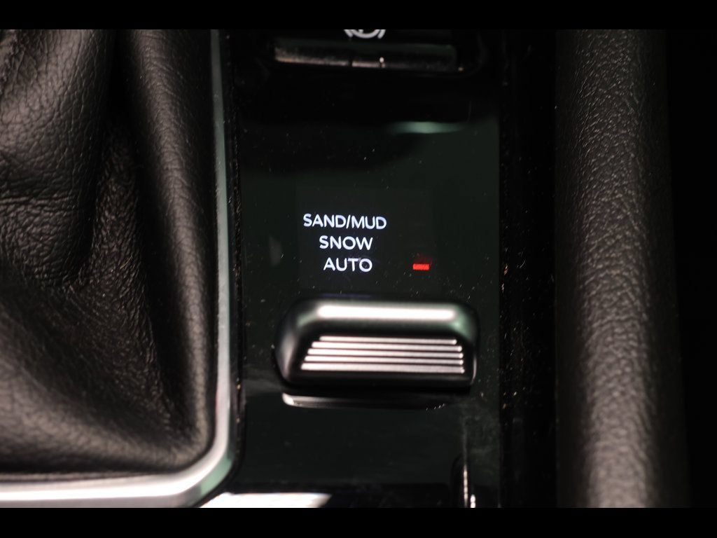Used 2025 Jeep Compass Latitude w/ Altitude Special Edition AWD/4WD image 26