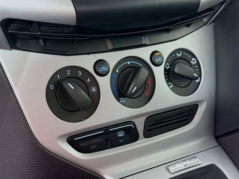 Used 2012 Ford Focus SE image 15