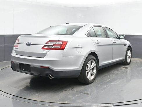 Used 2013 Ford Taurus SEL FWD image 10