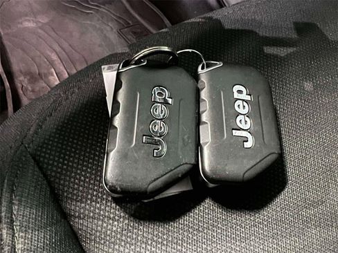 Used 2022 Jeep Wrangler Willys image 32