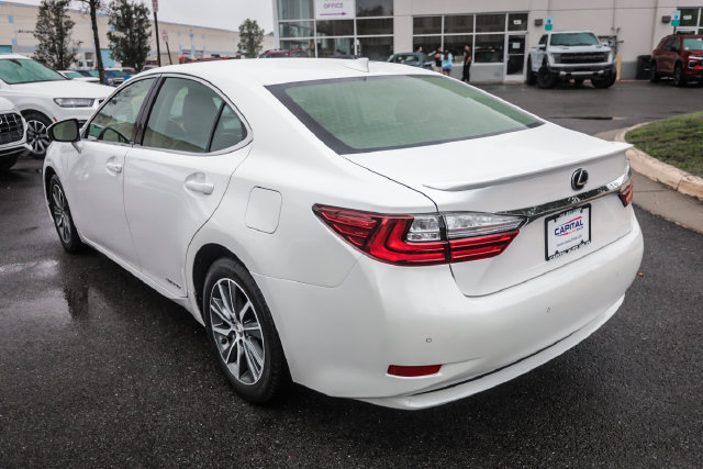 Used 2016 Lexus ES 300h w/ Luxury Package w/Wood Trim FWD image 20