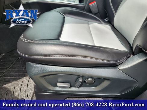 Certified 2022 Ford Explorer XLT w/ Equipment Group 202A RWD image 17