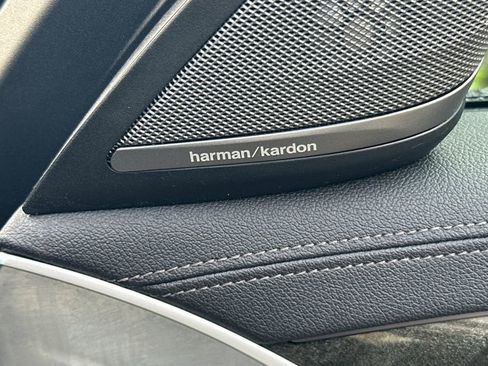 Used 2022 BMW M550i xDrive M550i xDrive w/ Dynamic Handling Package image 19