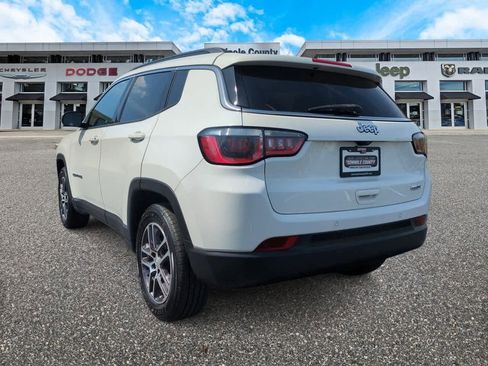 Used 2017 Jeep Compass Latitude w/ Popular Equipment Group image 6