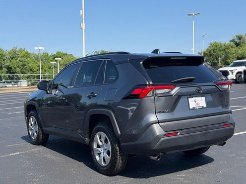 Used 2021 Toyota RAV4 LE FWD image 7