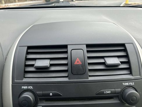 Used 2009 Toyota Corolla S image 26