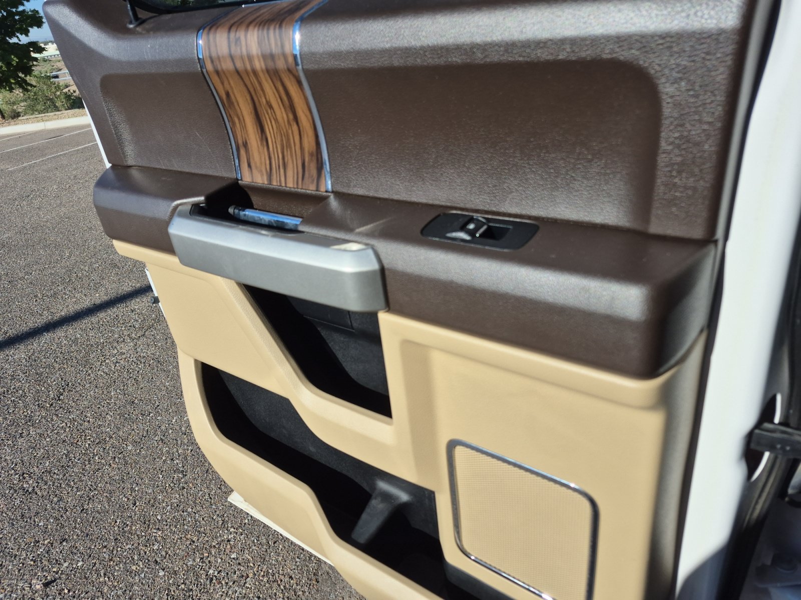Used 2019 Ford F150 Lariat w/ Equipment Group 501A Mid AWD/4WD image 19