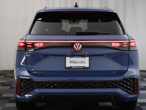 New 2026 Volkswagen Tiguan SEL R-Line image 16