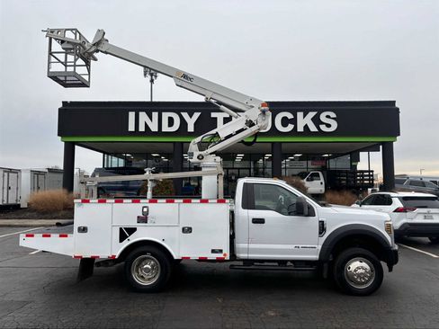 Used 2019 Ford F550 2WD Regular Cab Super Duty image 1