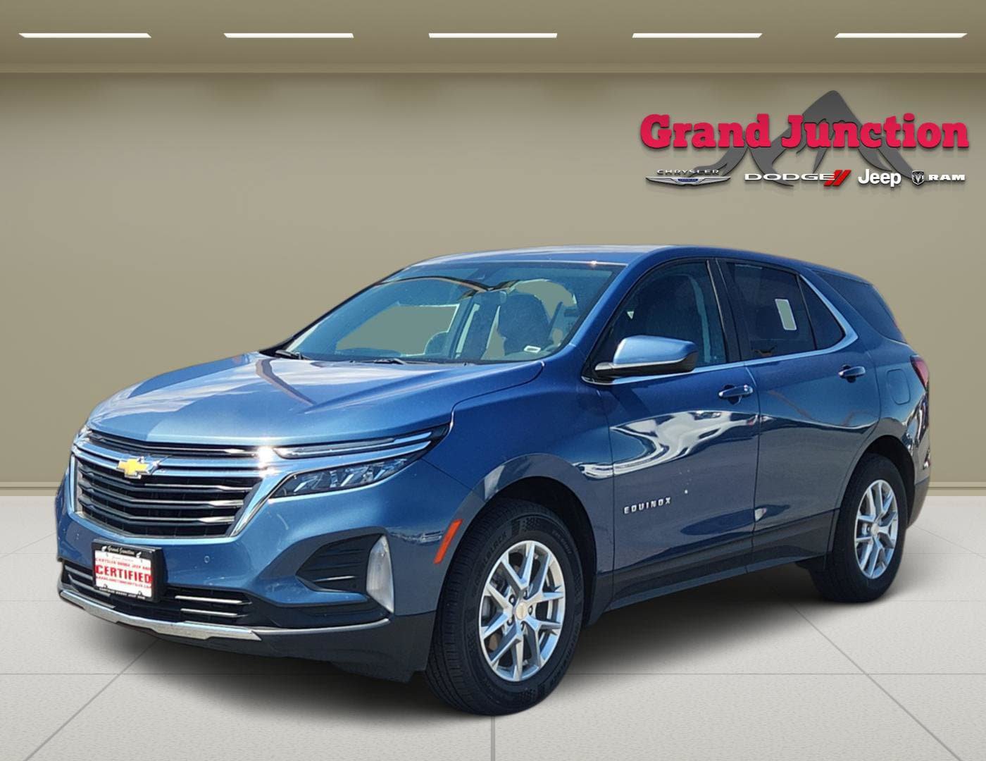Used 2024 Chevrolet Equinox LT AWD/4WD image 3