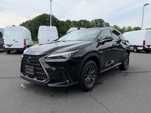 Used 2025 Lexus NX 250 AWD w/ Accessory Package (2T) image 3